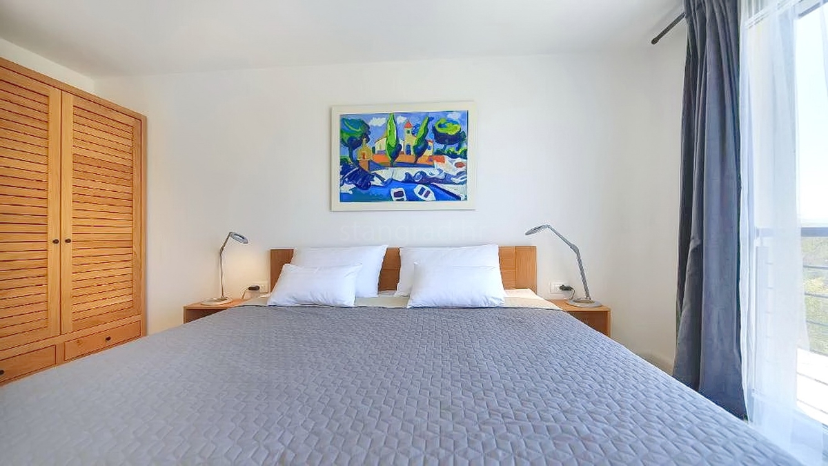 Malinska, luksuzna hiša z bazenom in pogledom na morje!