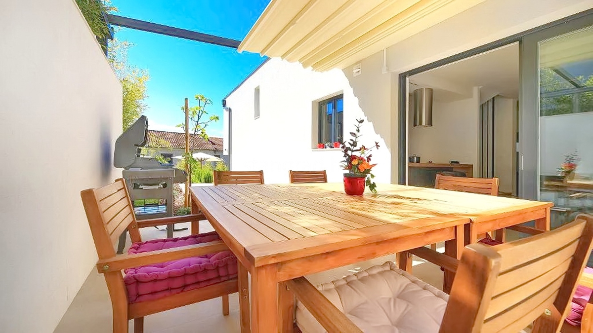 Malinska, luksuzna hiša z bazenom in pogledom na morje!