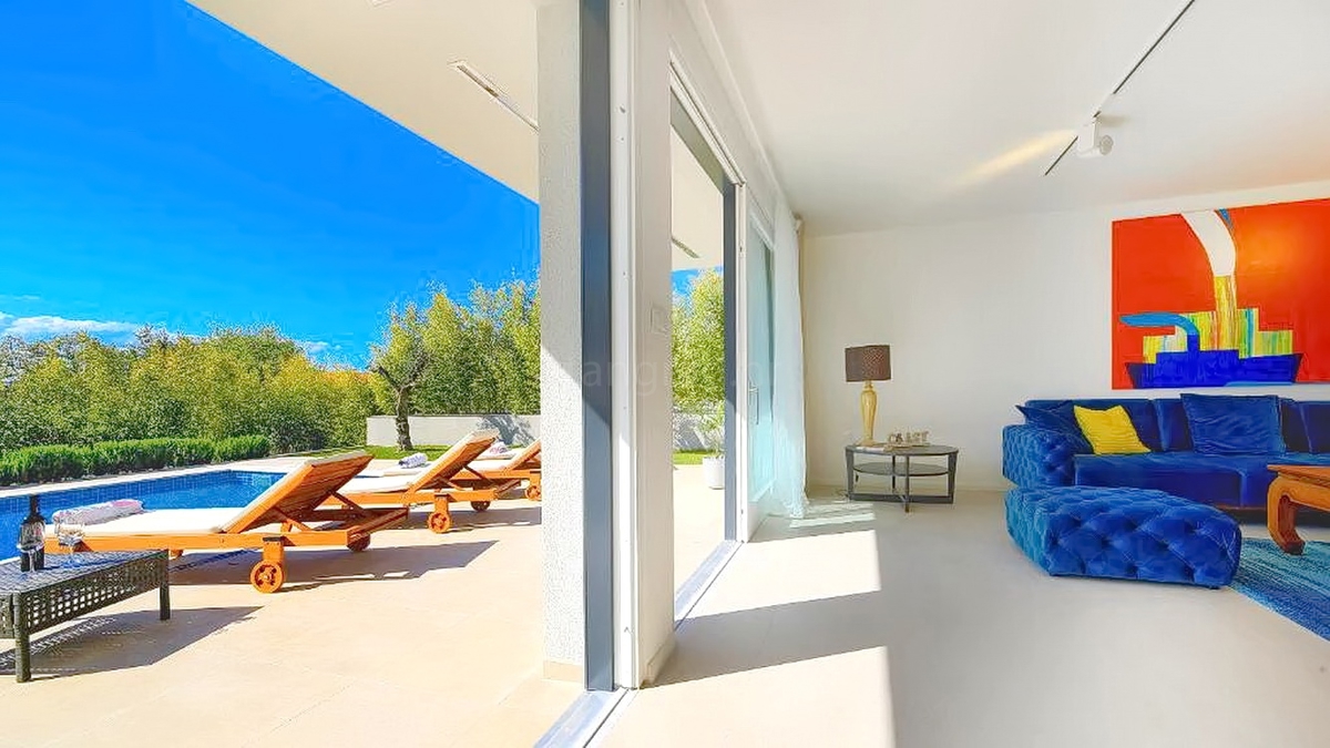 Malinska, luksuzna hiša z bazenom in pogledom na morje!