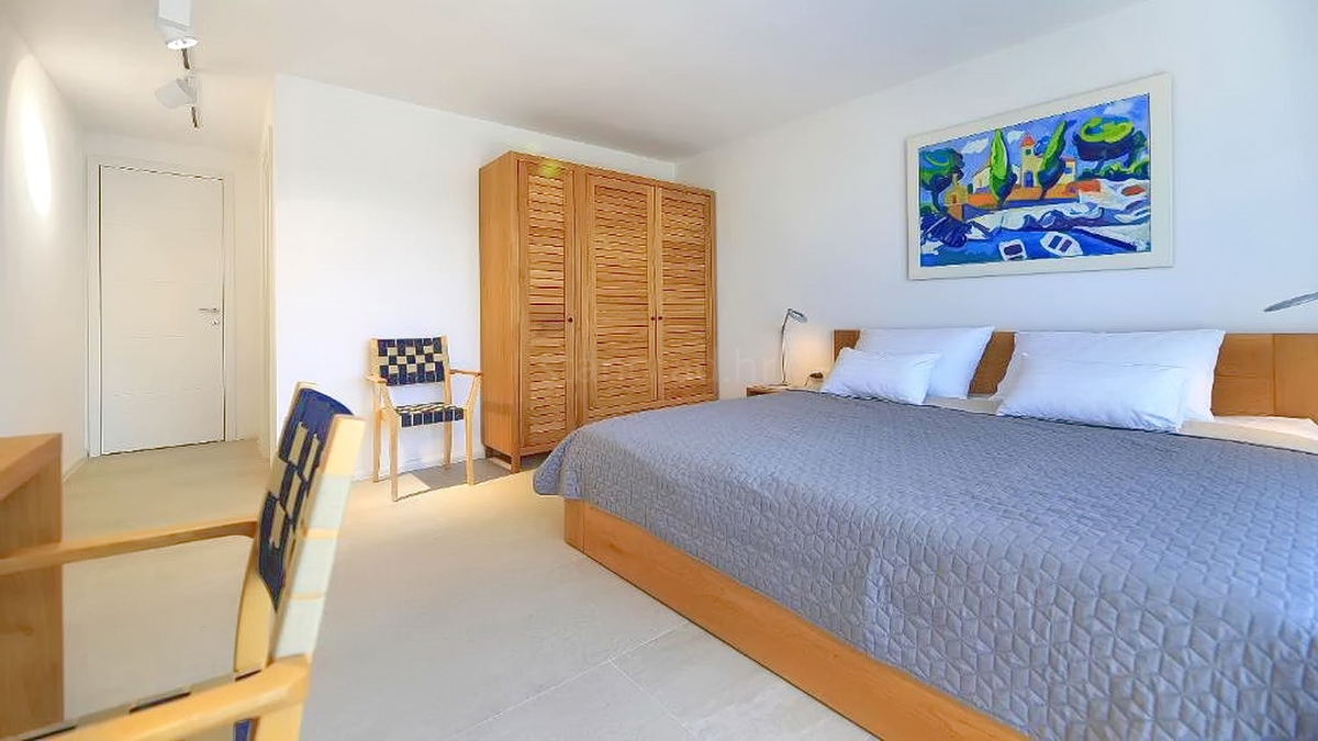 Malinska, luksuzna hiša z bazenom in pogledom na morje!