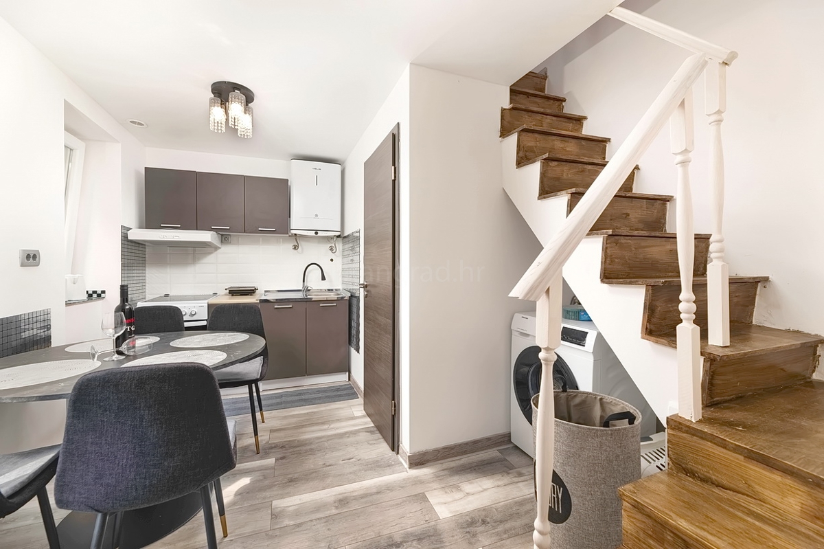 Punat, kamnita hiša z dvema studio apartmajema v bližini morja!