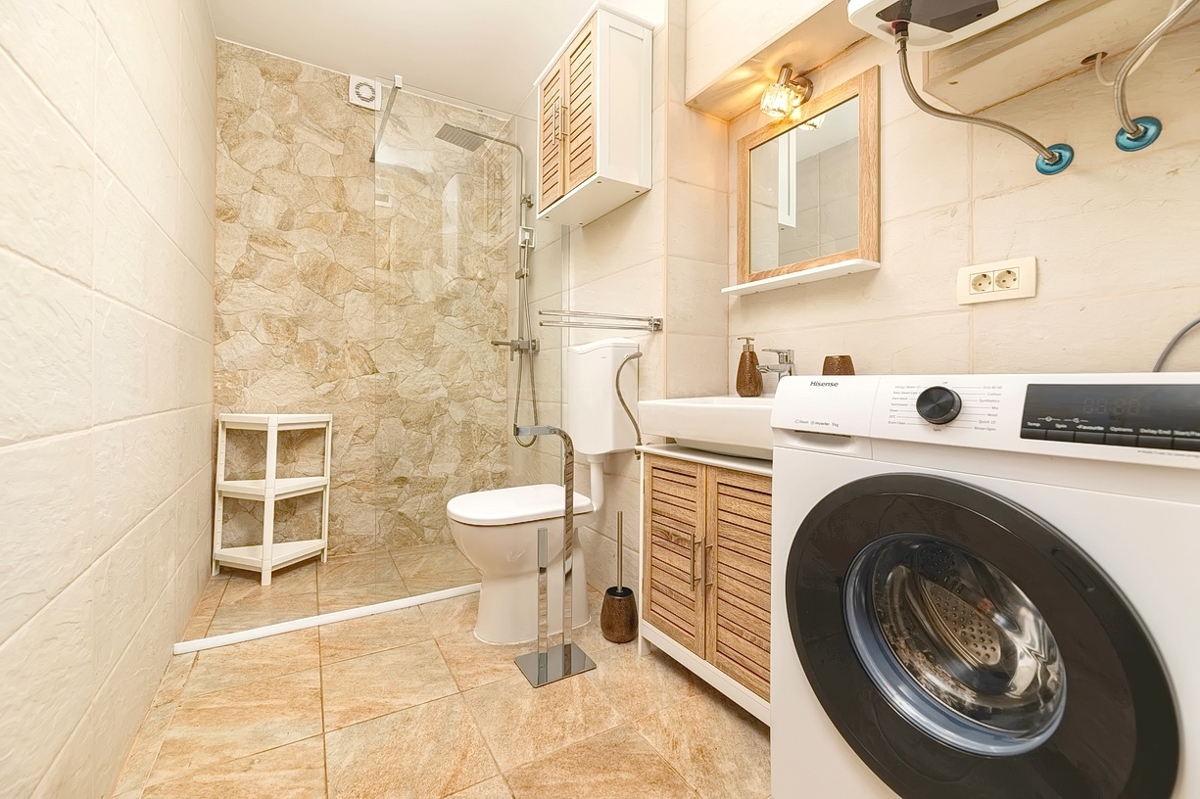 Punat, kamnita hiša z dvema studio apartmajema v bližini morja!