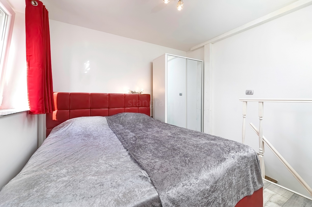 Punat, kamnita hiša z dvema studio apartmajema v bližini morja!