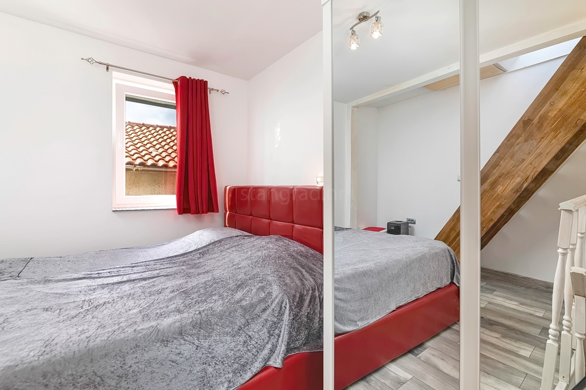 Punat, kamnita hiša z dvema studio apartmajema v bližini morja!