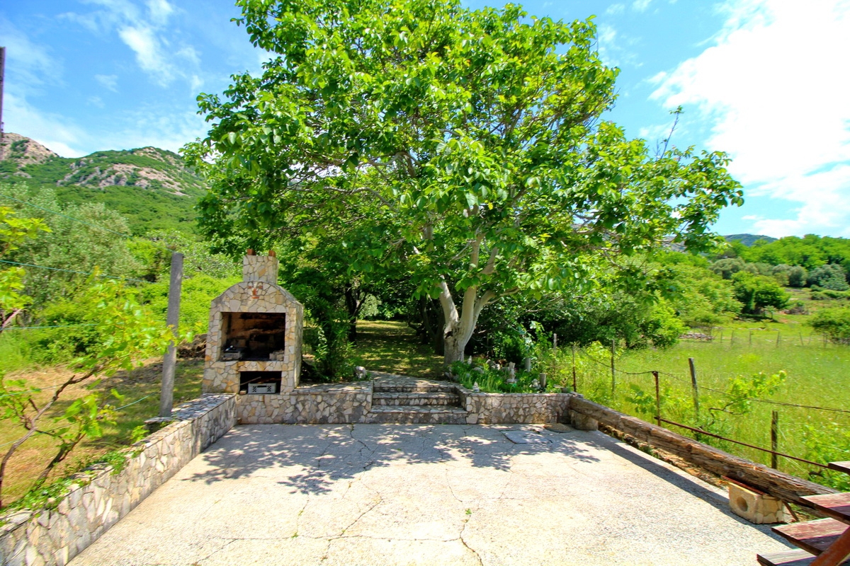 Baška, okolica, 2 kamniti hiši v nizu, PRODAMO!