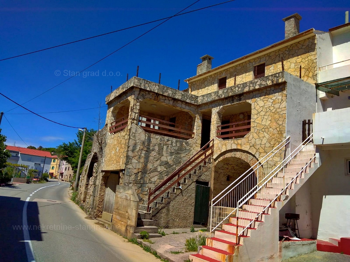 Baška, okolica, 2 kamniti hiši v nizu, PRODAMO!