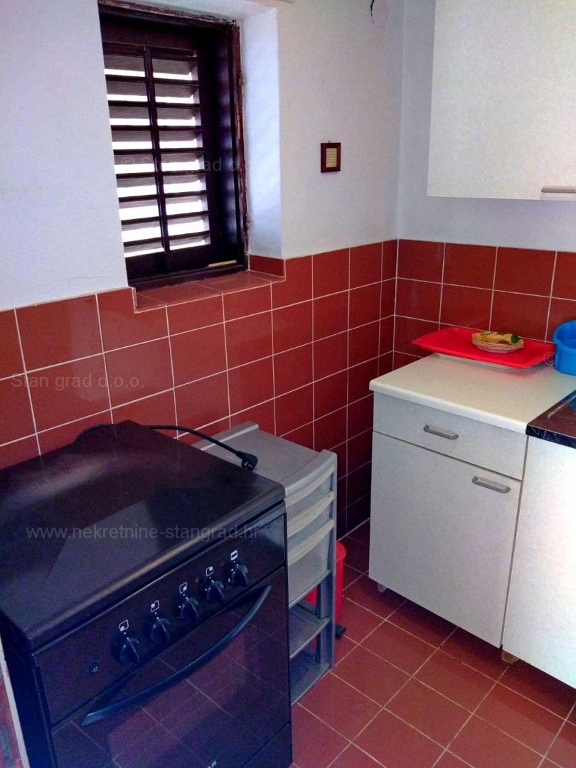 Baška, okolica, 2 kamniti hiši v nizu, PRODAMO!