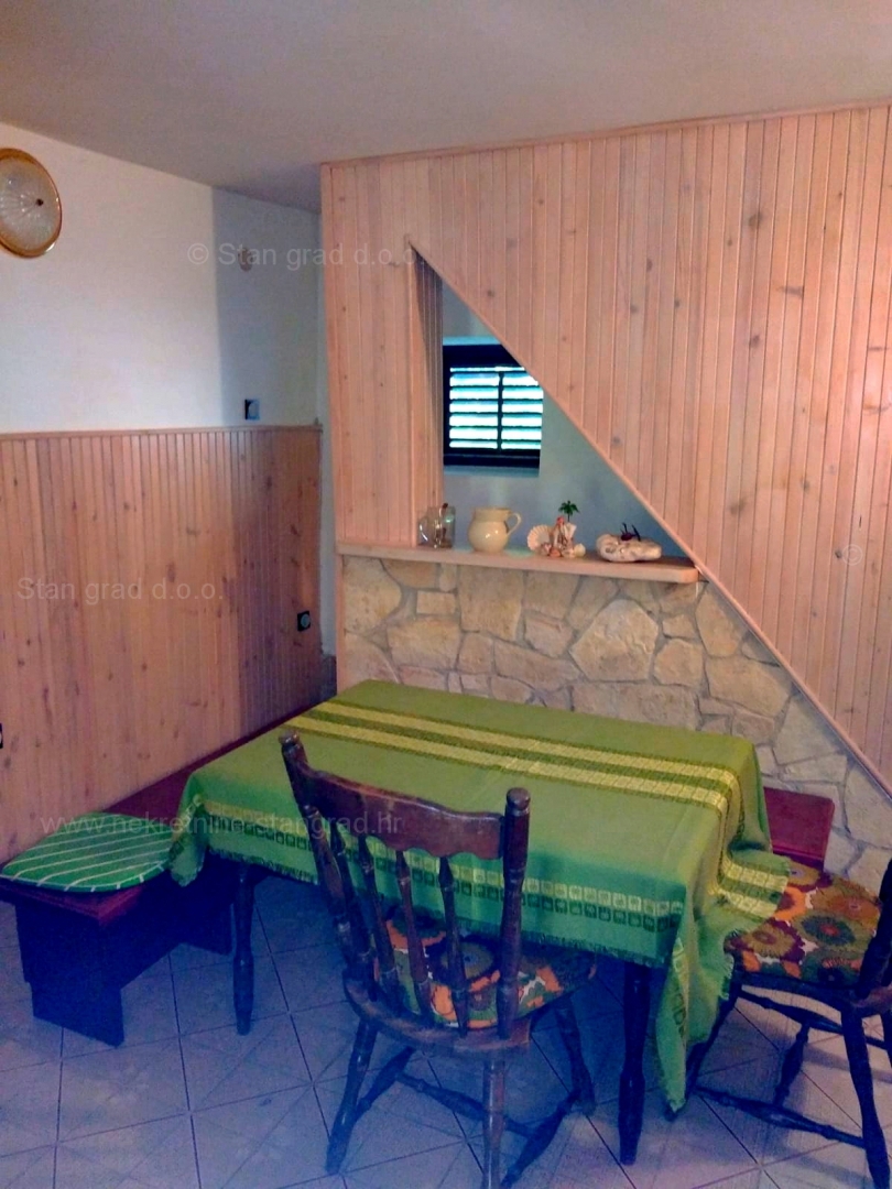 Baška, okolica, 2 kamniti hiši v nizu, PRODAMO!