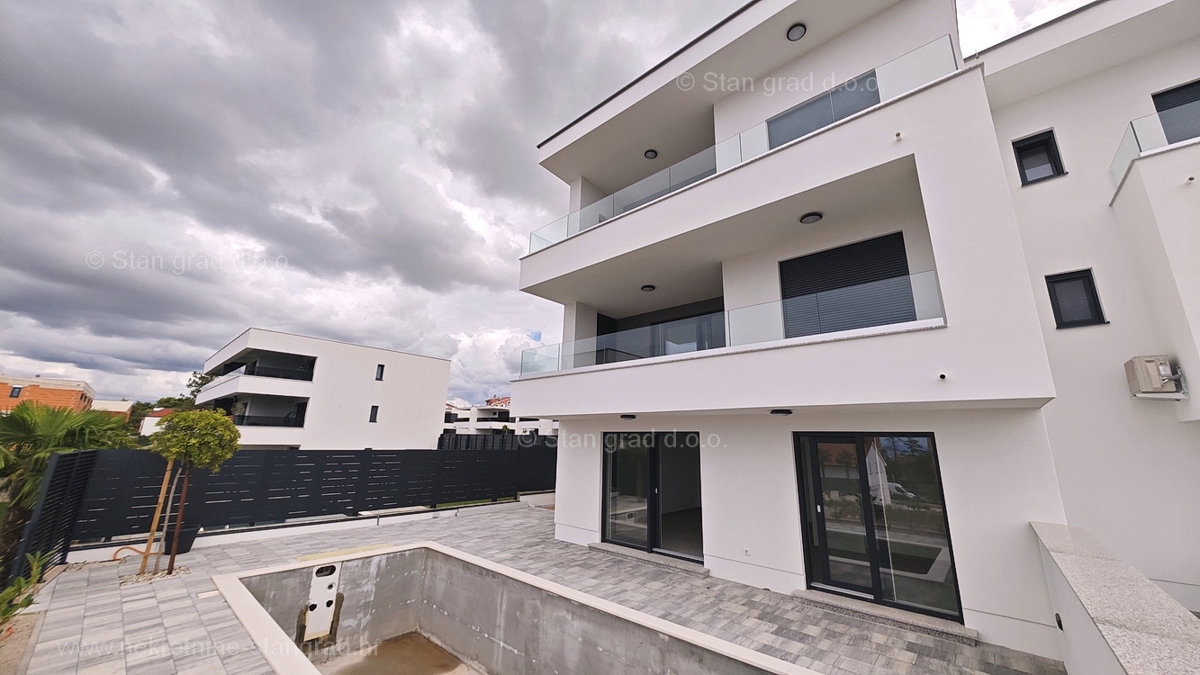 Malinska, prodaja, moderni apartmaji z bazenom in pogledom na morje!