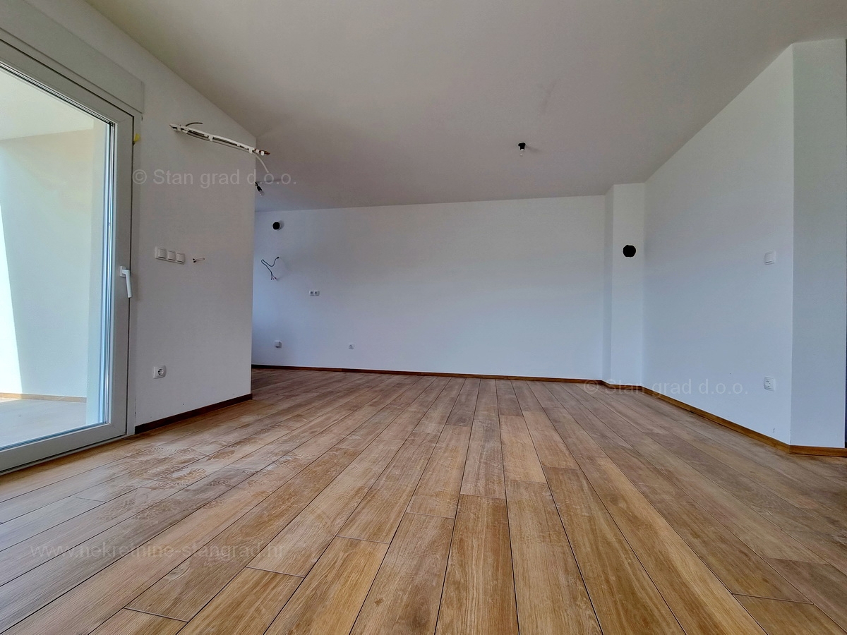 Otok Krk, Malinska, apartma v prvem nadstropju v novogradnji, prodaja!