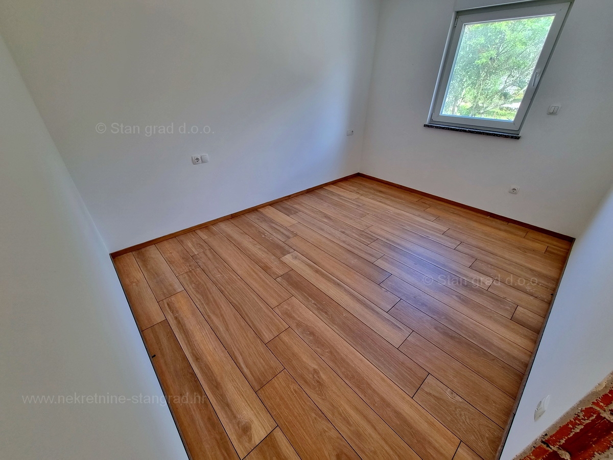 Otok Krk, Malinska, apartma v prvem nadstropju v novogradnji, prodaja!