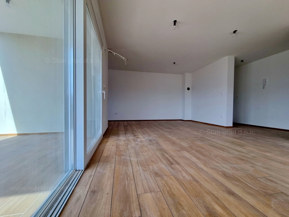 Otok Krk, Malinska, apartma v prvem nadstropju v novogradnji, prodaja!