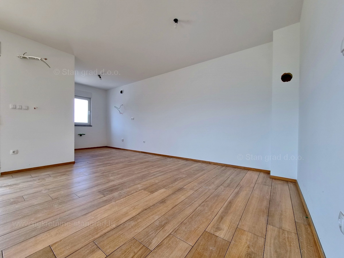 Otok Krk, Malinska, apartma v prvem nadstropju v novogradnji, prodaja!