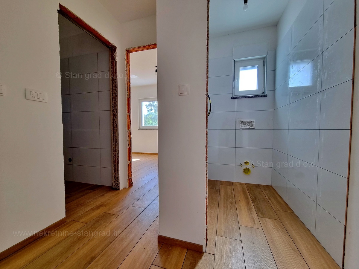 Otok Krk, Malinska, apartma v prvem nadstropju v novogradnji, prodaja!