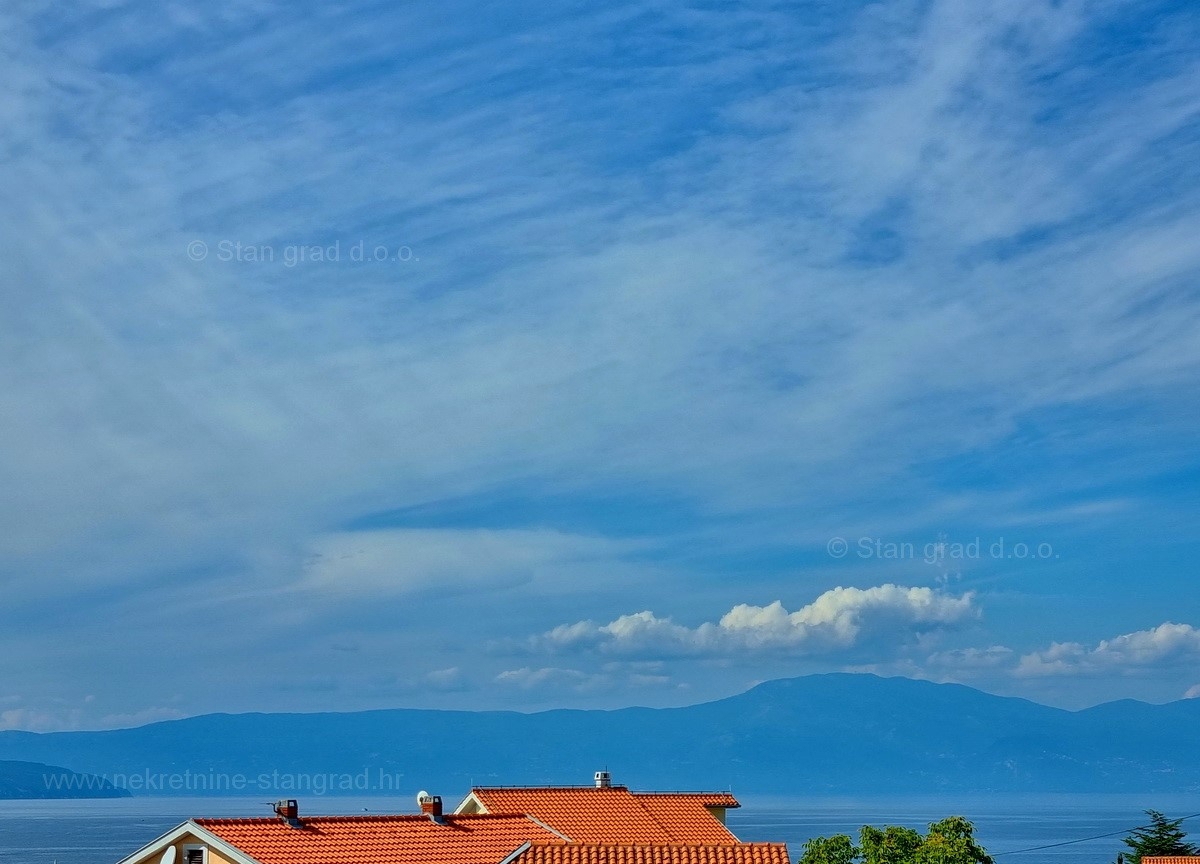 Otok Krk, Malinska, apartma v prvem nadstropju v novogradnji, prodaja!