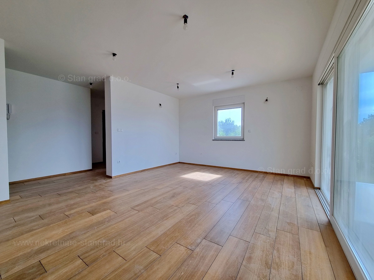 Otok Krk, Malinska, apartma v prvem nadstropju v novogradnji, prodaja!