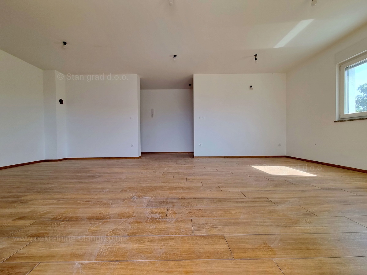 Otok Krk, Malinska, apartma v prvem nadstropju v novogradnji, prodaja!
