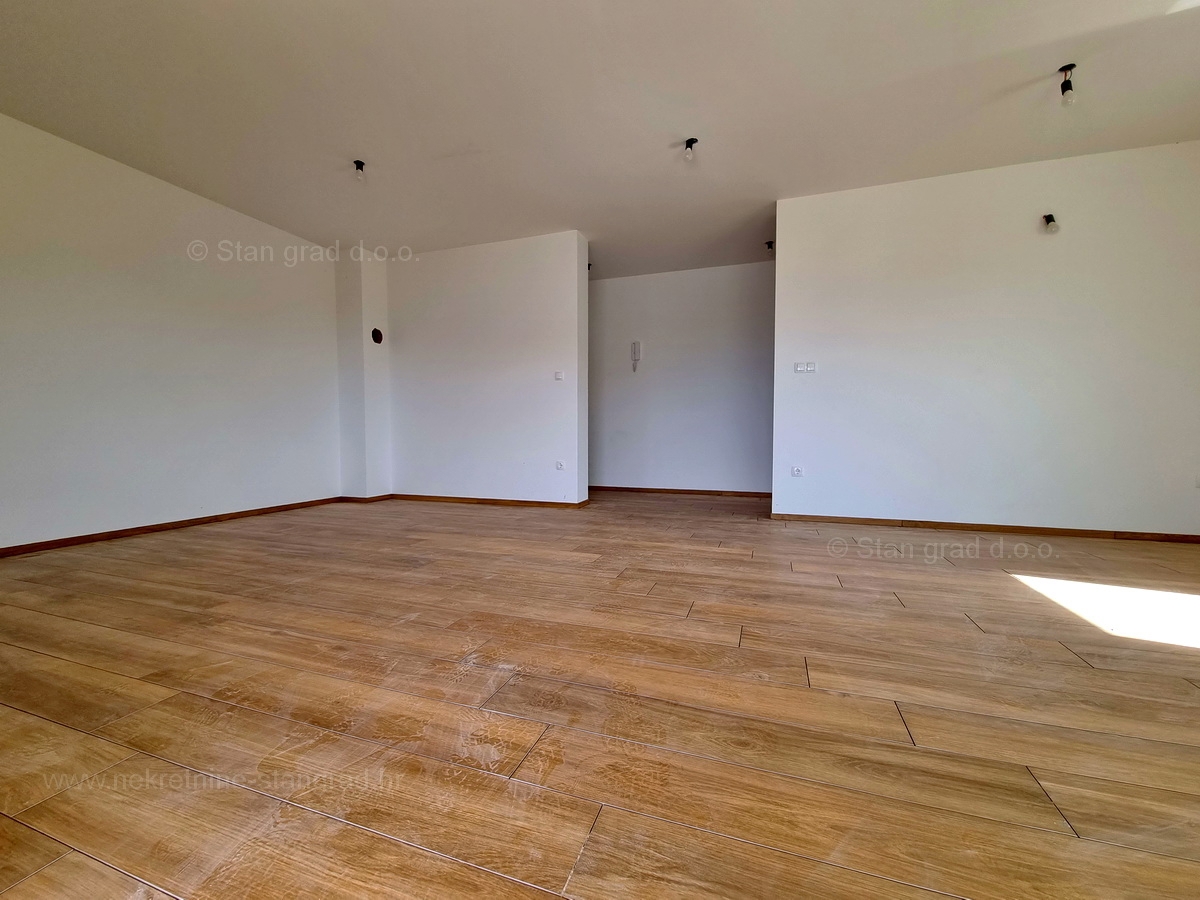 Otok Krk, Malinska, apartma v prvem nadstropju v novogradnji, prodaja!