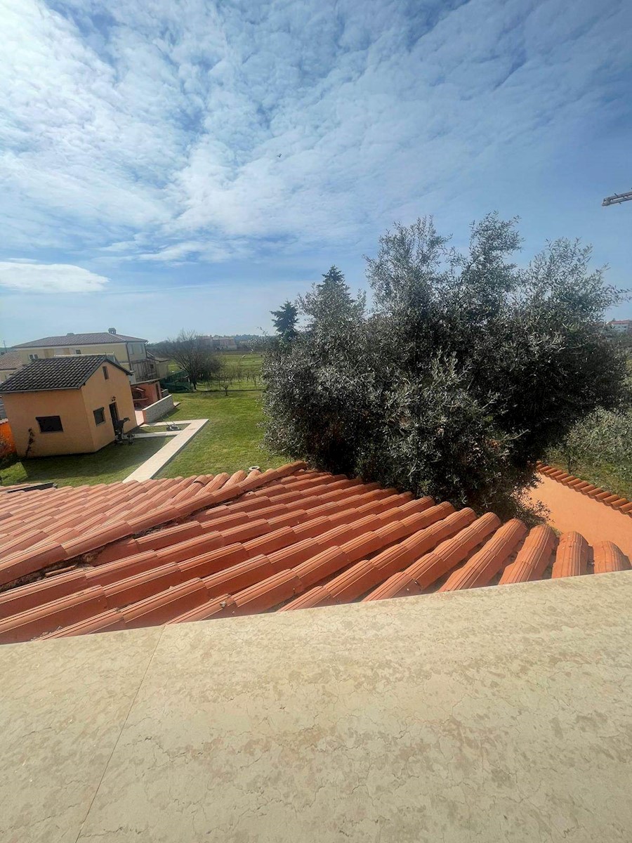 Hiša v Valbandonu, 181m2
