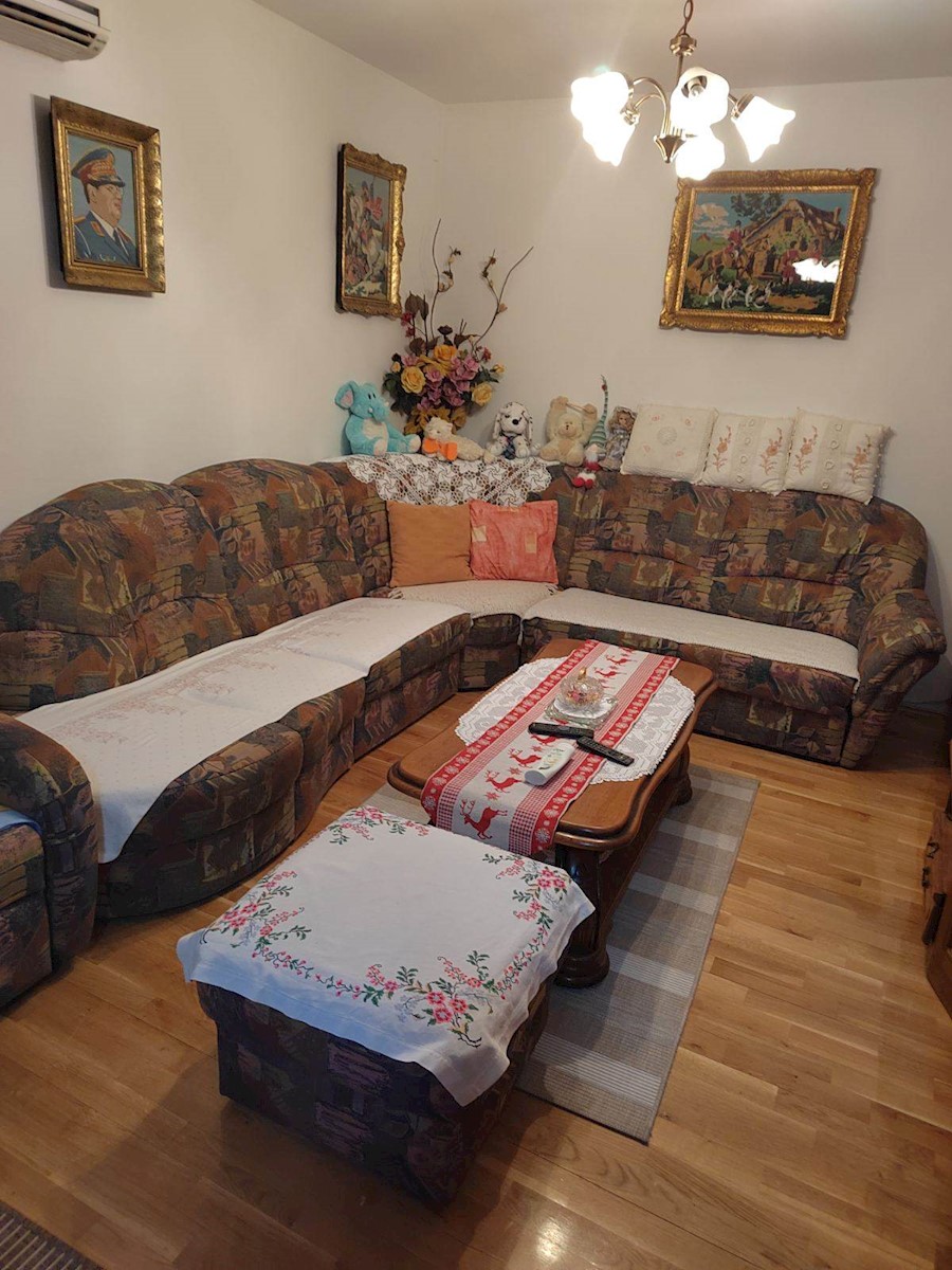 Dvosobno stanovanje v Puli, 64m2