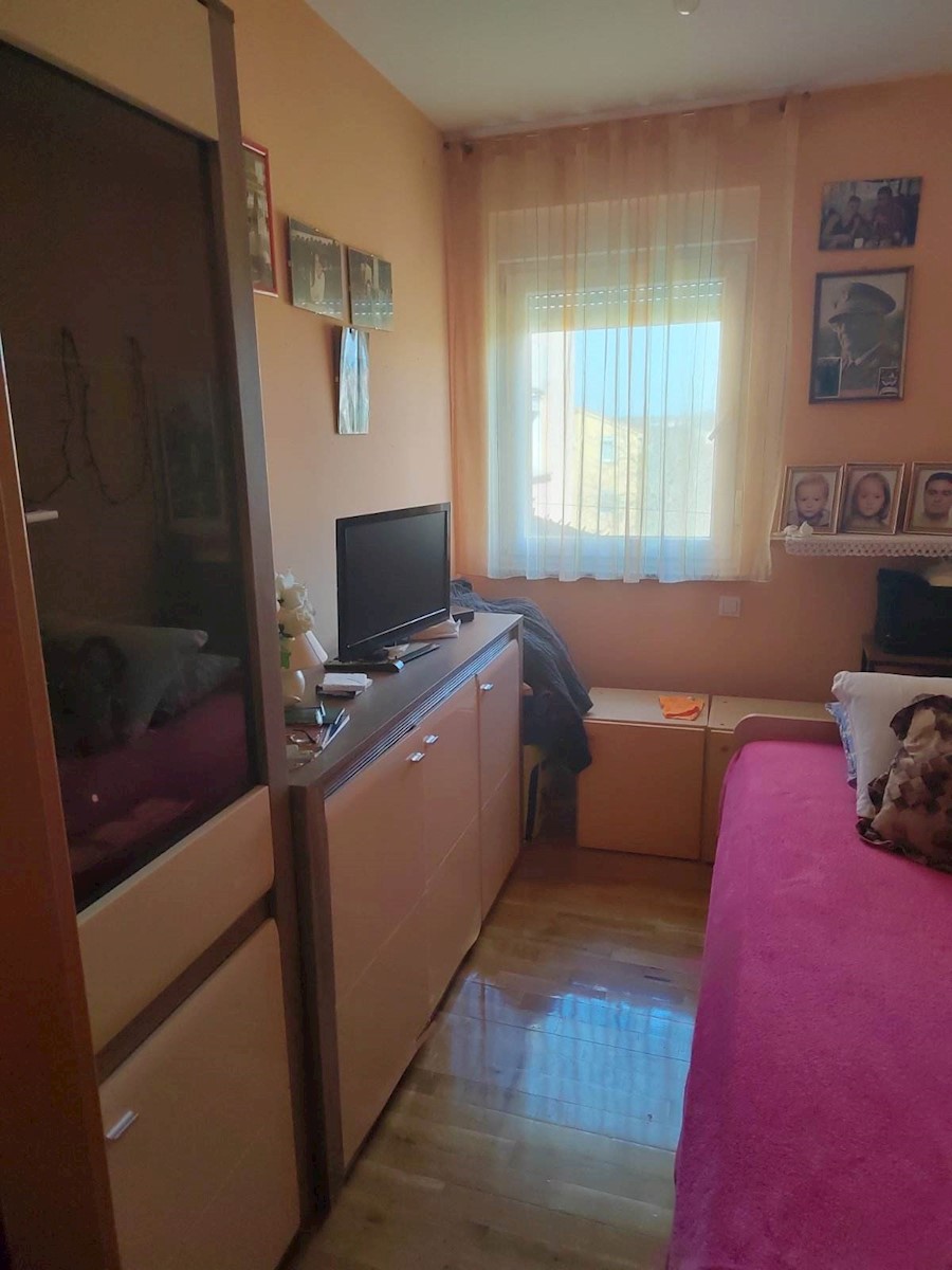 Dvosobno stanovanje v Puli, 64m2