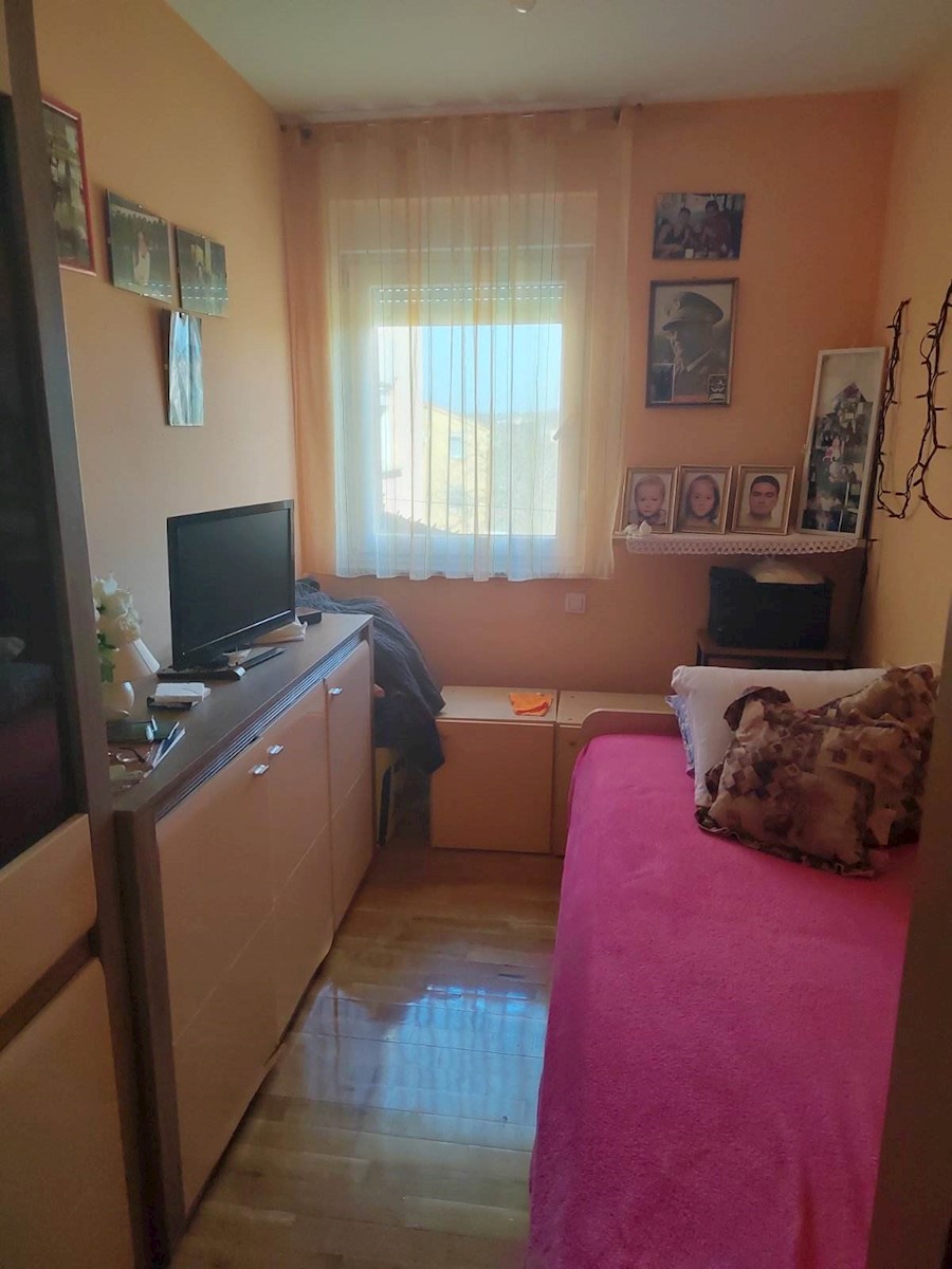 Dvosobno stanovanje v Puli, 64m2