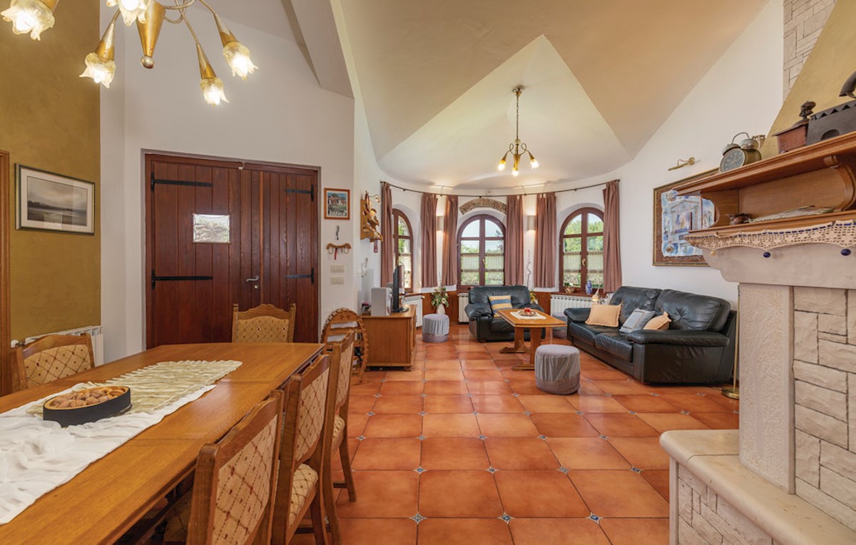 Vila pri Marčani, 300m2