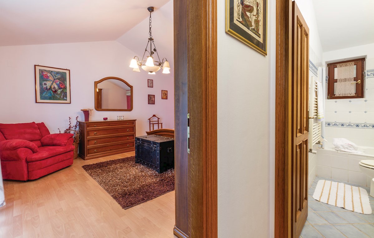 Vila pri Marčani, 300m2