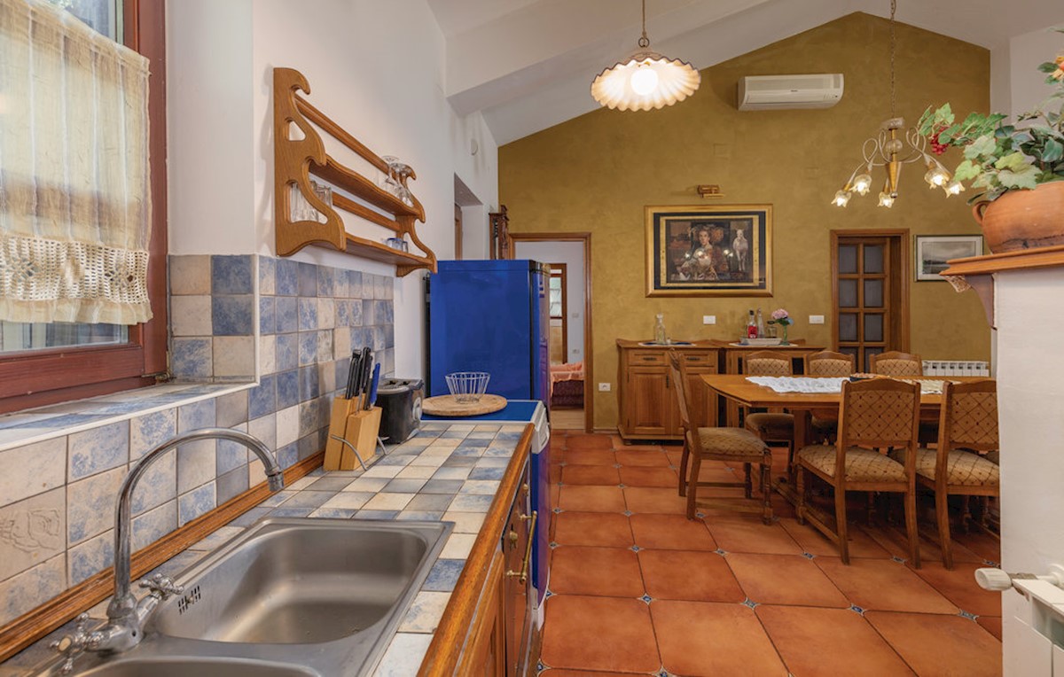 Vila pri Marčani, 300m2