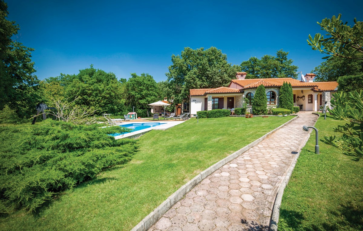 Vila pri Marčani, 300m2