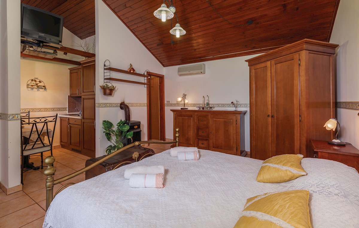 Vila pri Marčani, 300m2