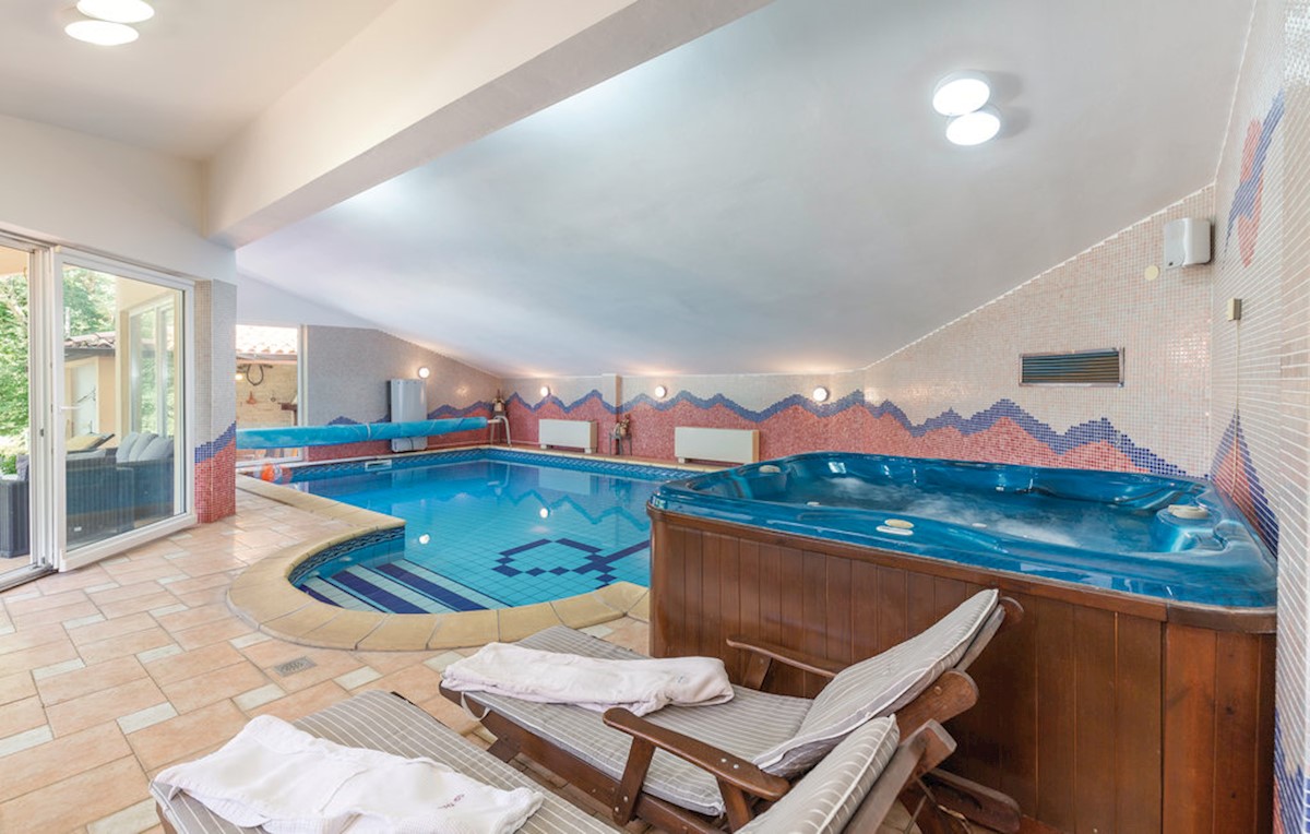 Vila pri Marčani, 300m2