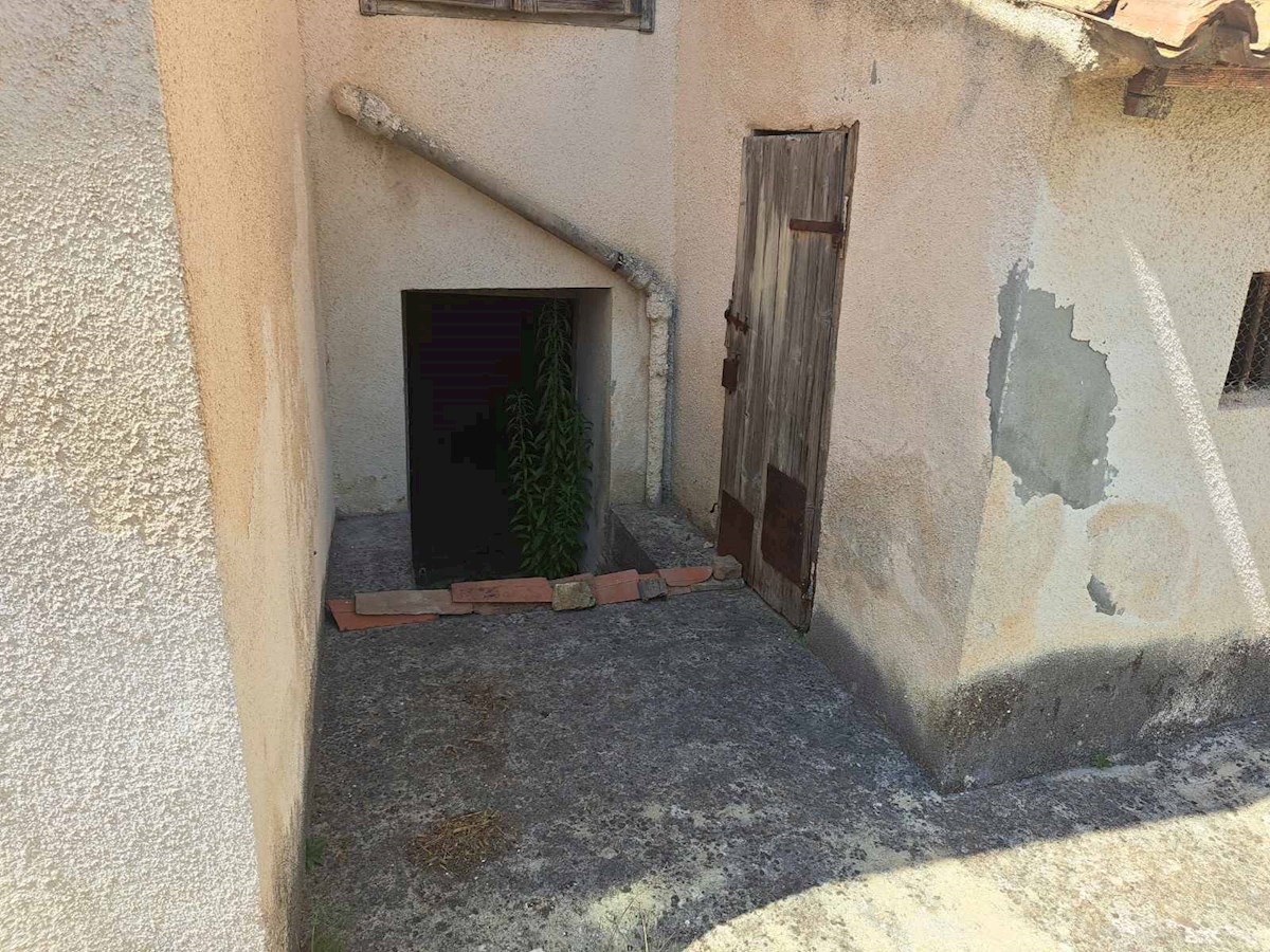 Hiša 120m2 + klet 60m2