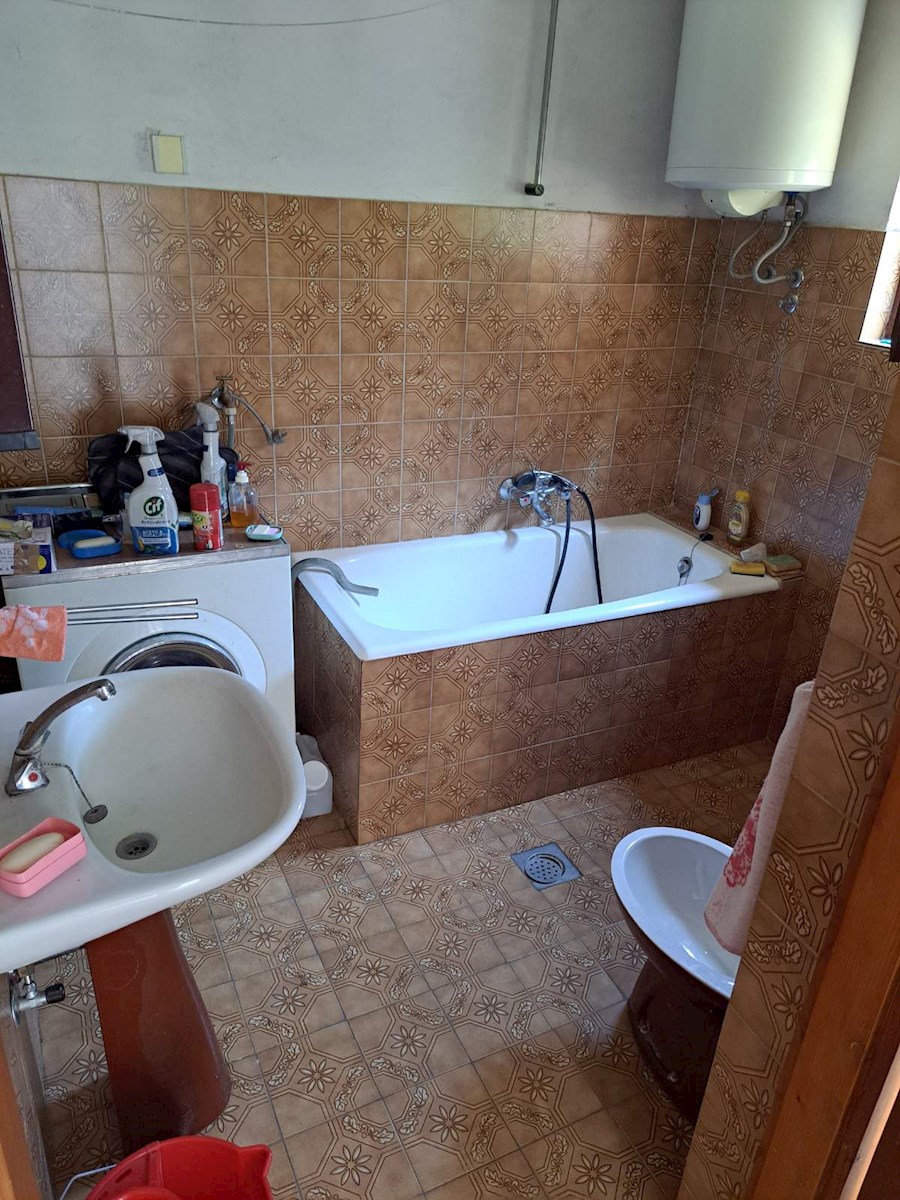 Hiša 120m2 + klet 60m2