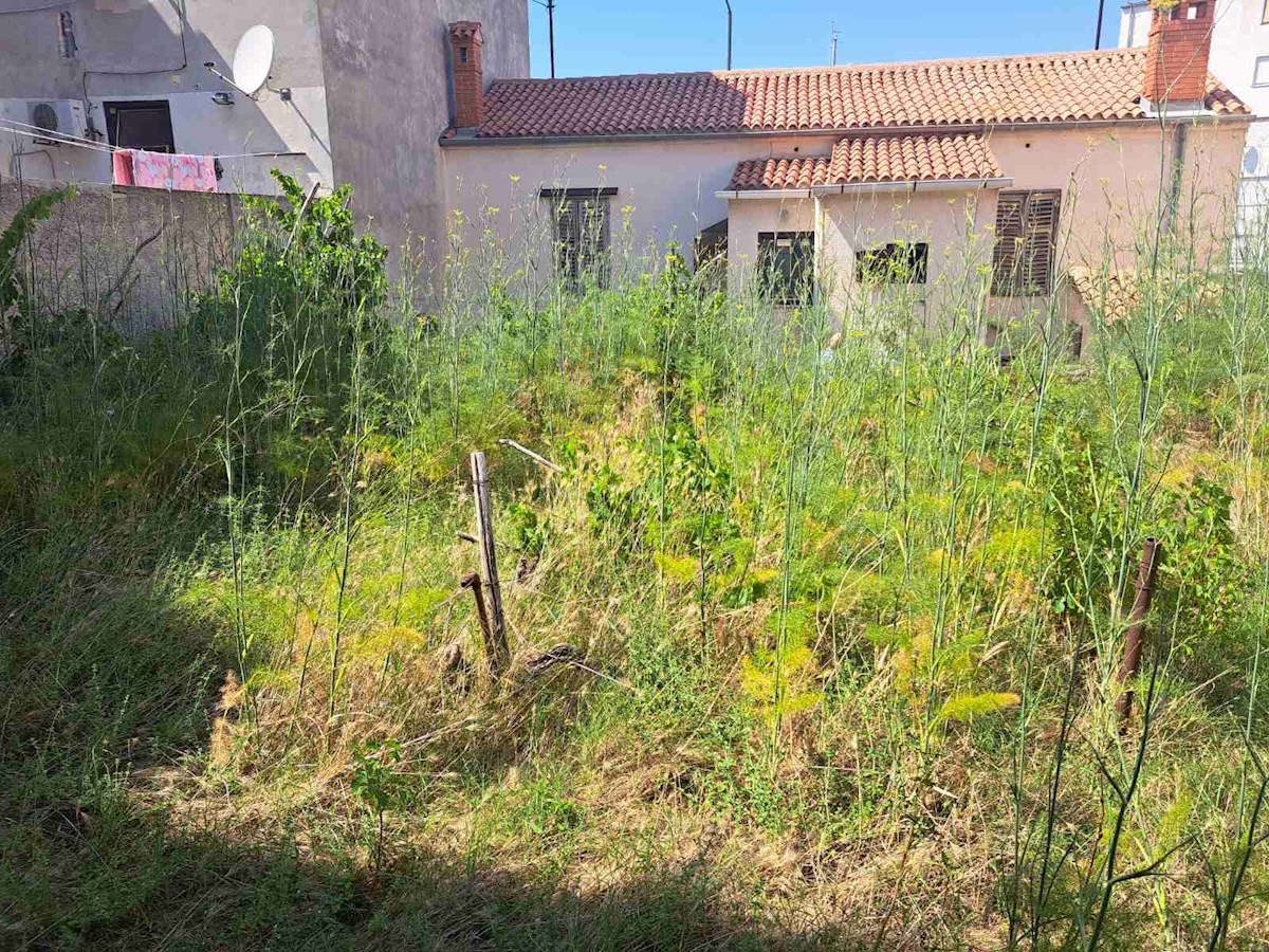 Hiša 120m2 + klet 60m2