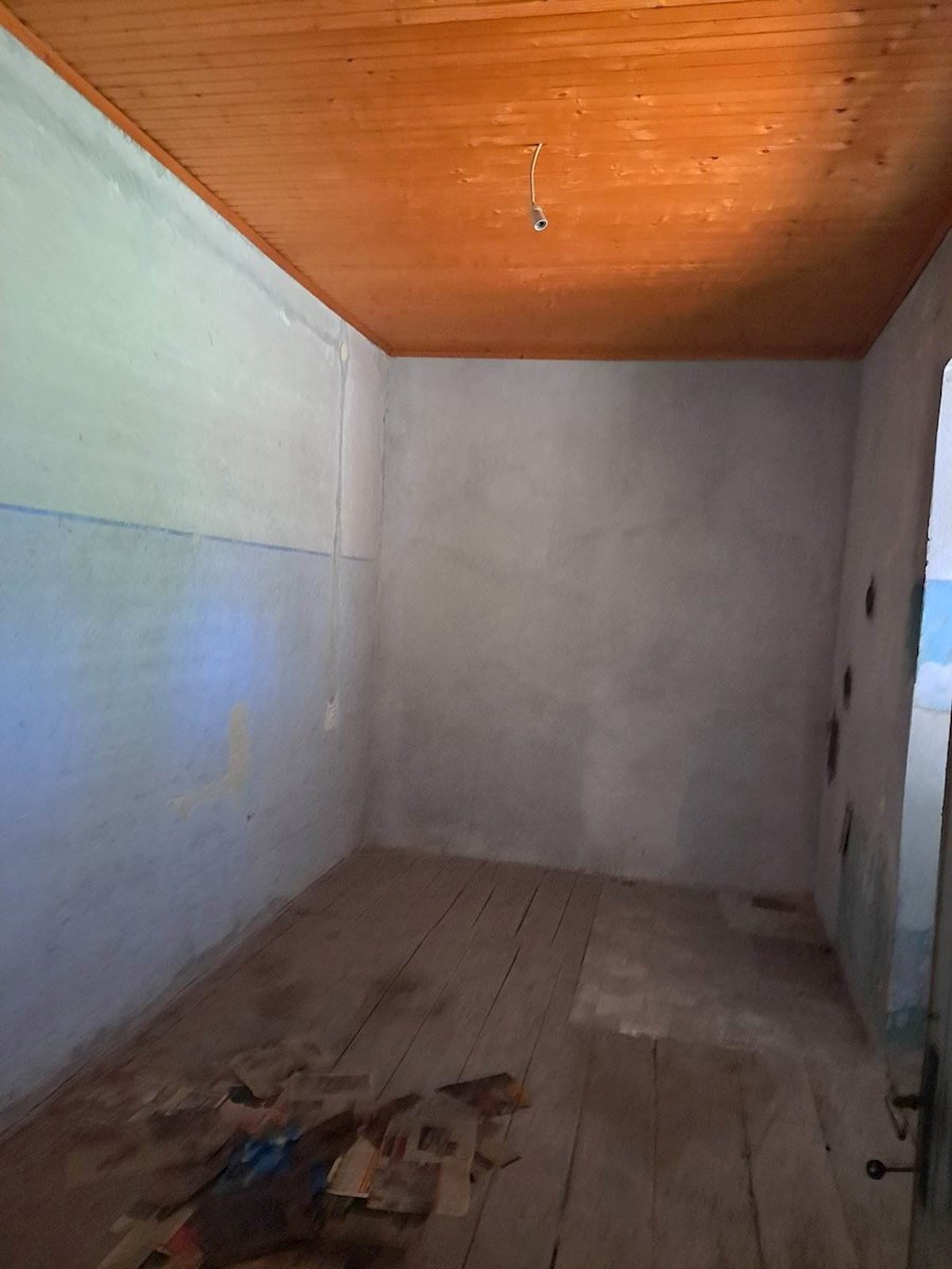 Hiša 120m2 + klet 60m2