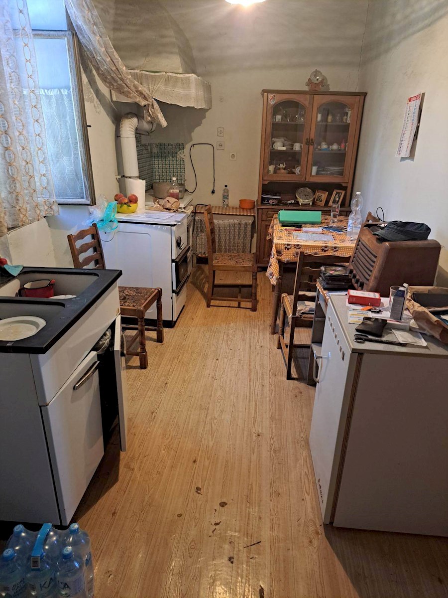 Hiša 120m2 + klet 60m2