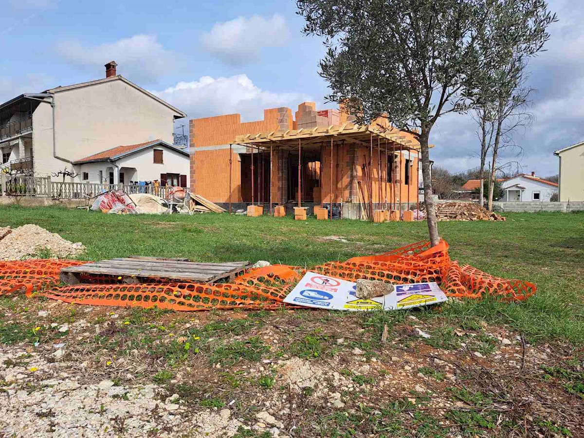 Vila v bližini Pule, 200m2, v gradnji