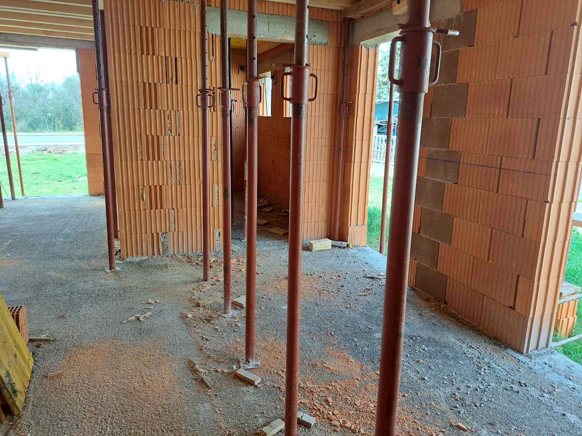 Vila v bližini Pule, 200m2, v gradnji