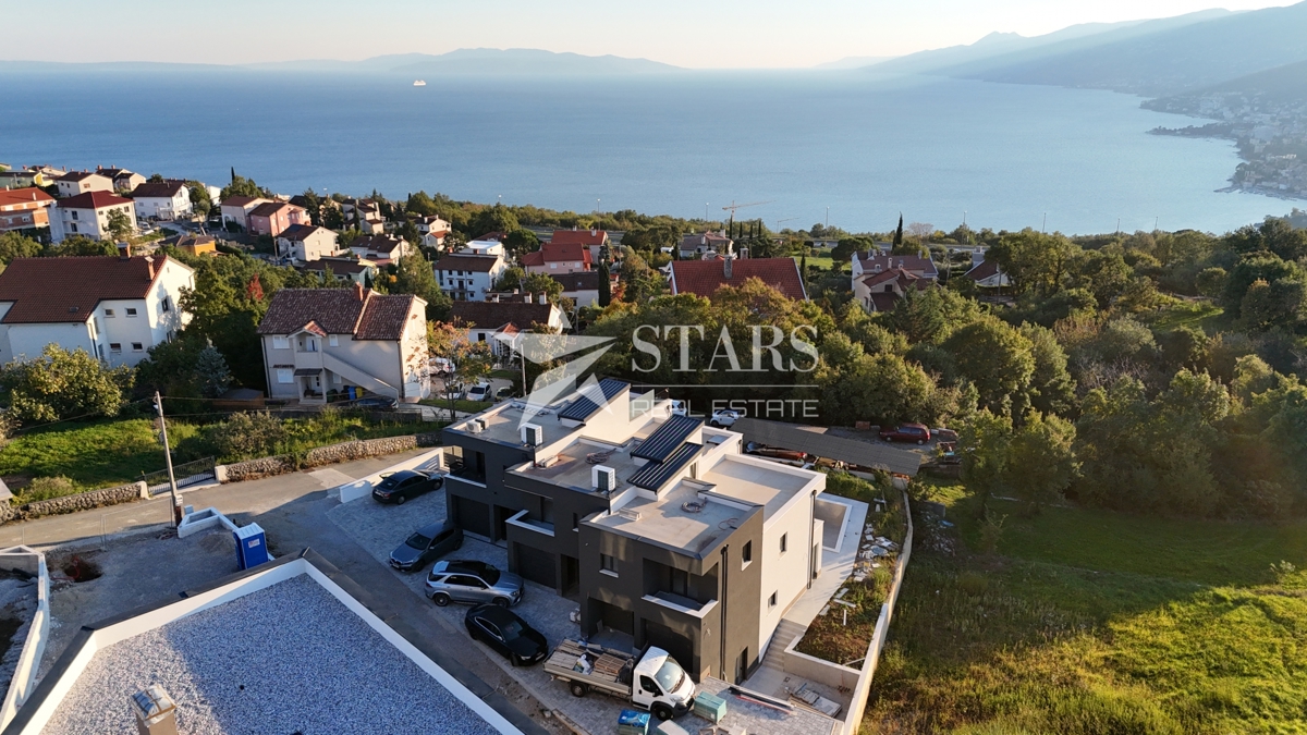 Kastav, Rubeši, vrstna hiša z garažo in pogledom na morje