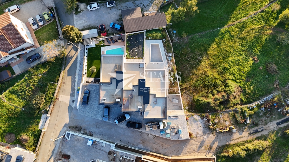 Kastav, Rubeši, vrstna hiša z garažo in pogledom na morje