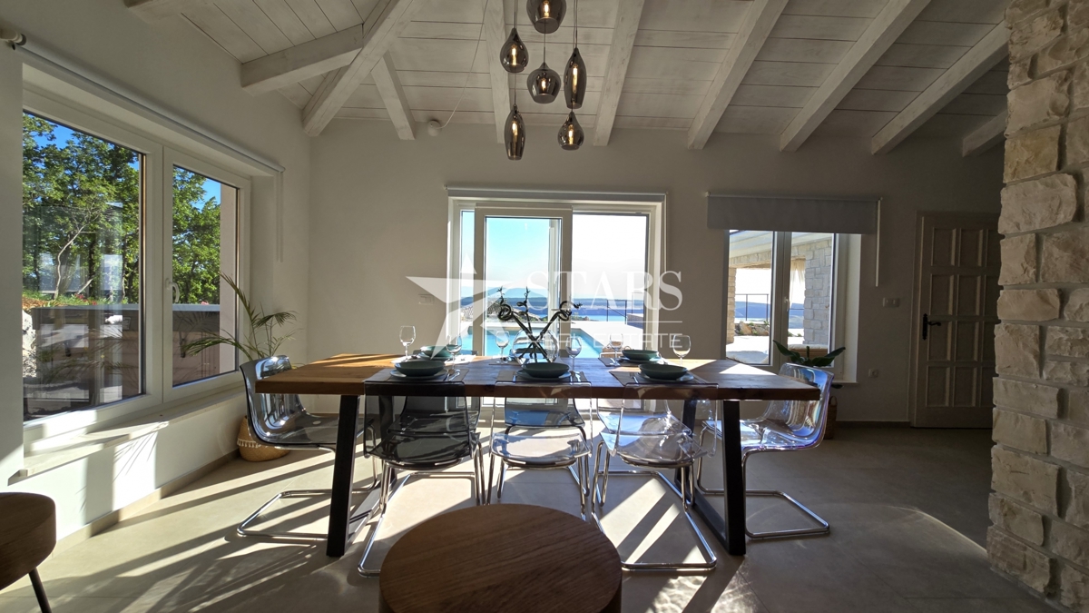 Crikvenica, Jadranovo – Edinstvena Kamnita Vila