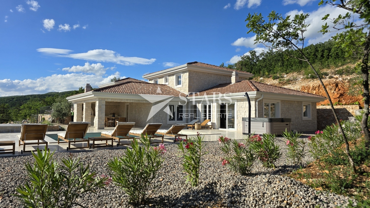 Crikvenica, Jadranovo – Edinstvena Kamnita Vila