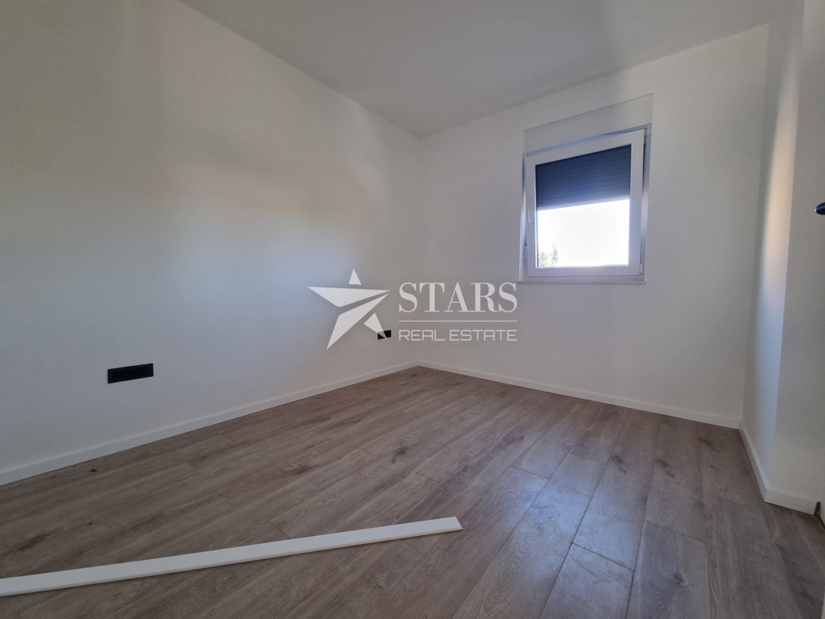 Otok Krk, Čižići, dvosobni apartma z dnevno sobo v novogradnji