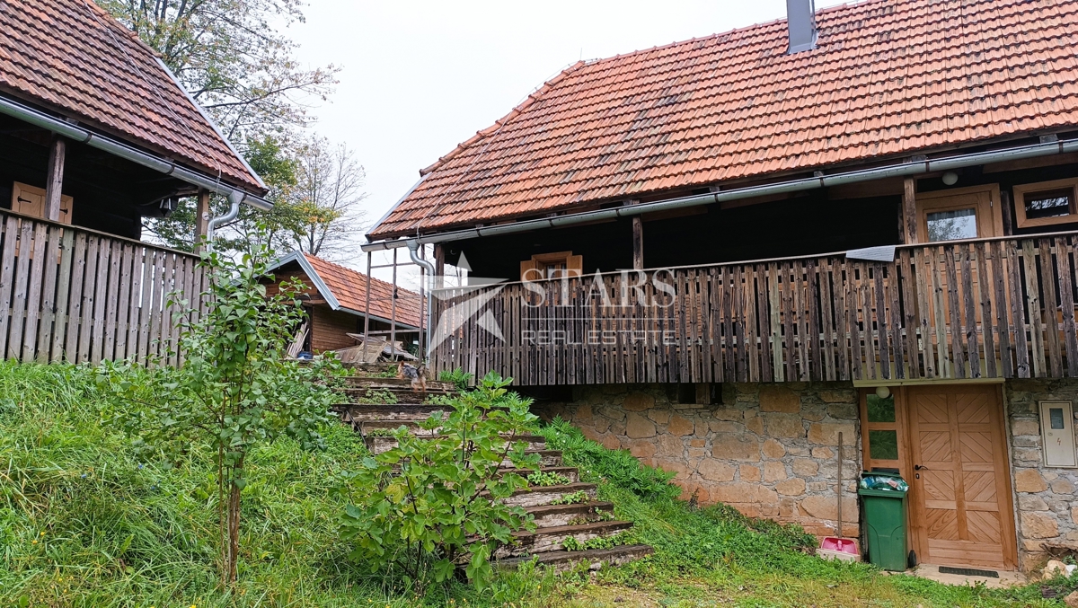 Josipdol - Two wooden houses with 4 apartments on a large plot of land