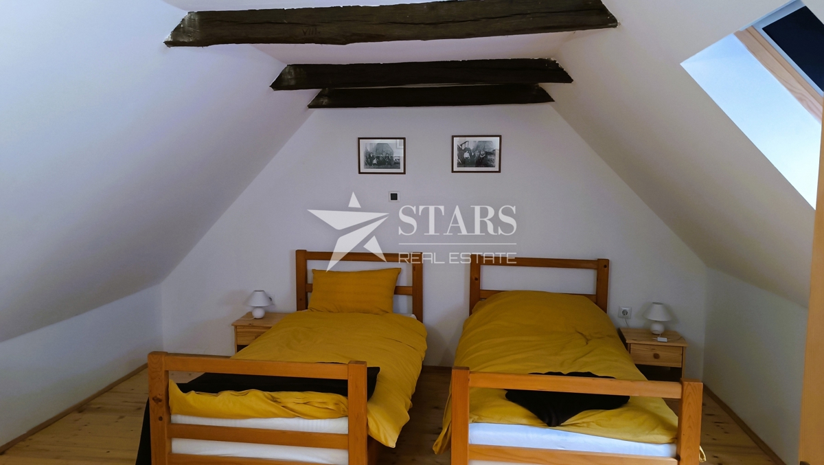 Josipdol - Two wooden houses with 4 apartments on a large plot of land