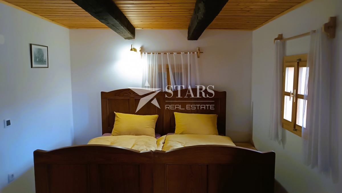 Josipdol - Two wooden houses with 4 apartments on a large plot of land