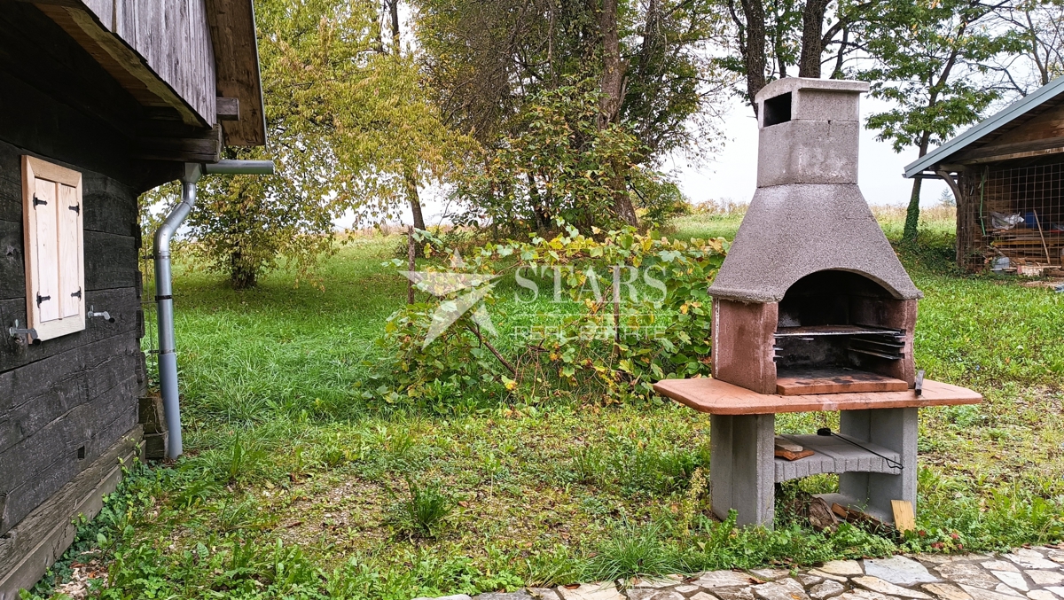 Josipdol - Two wooden houses with 4 apartments on a large plot of land