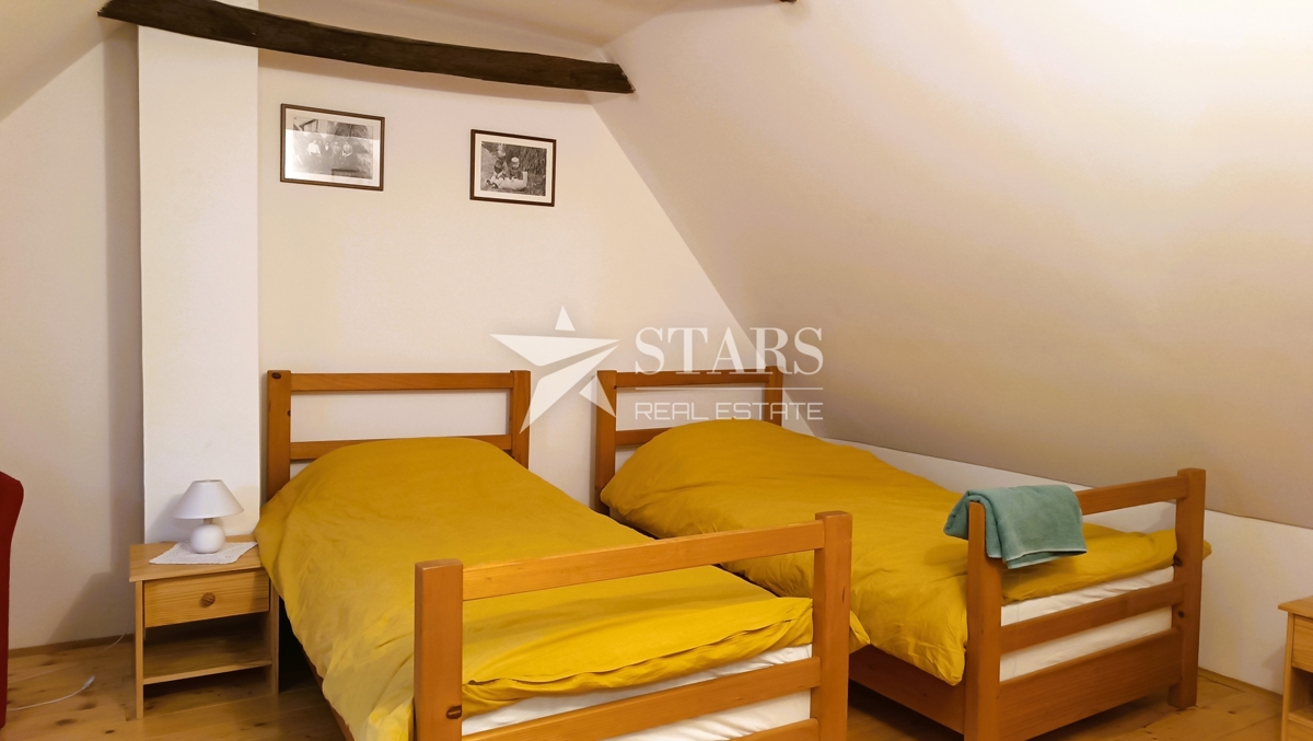 Josipdol - Two wooden houses with 4 apartments on a large plot of land