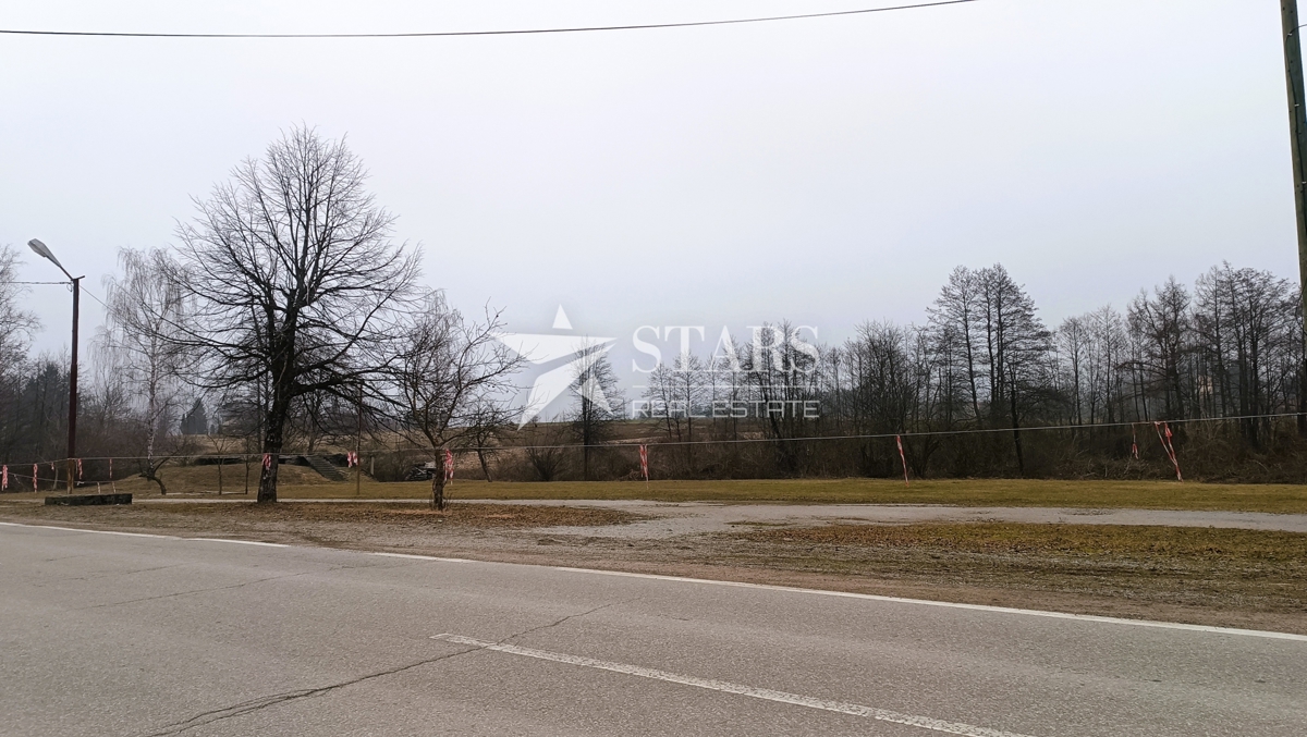 Josipdol - Stanovanjsko-poslovna nepremičnina z zazidljivim zemljiščem ( 9 429 m2 ) 